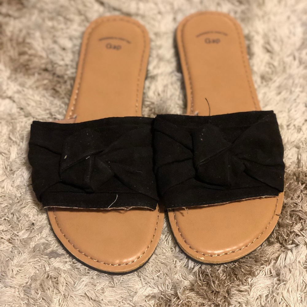 Black sandals